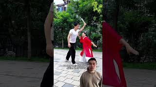 Womens selfdefense hit the gangster in the throat kungfuskills martialarts fighting [upl. by Vacuva449]