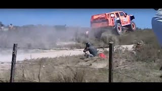 DAKAR  ESPECTACULAR SALTO de ROBBY GORDON [upl. by Rusel]