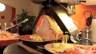 Raclette traditionnelle [upl. by Aerona]