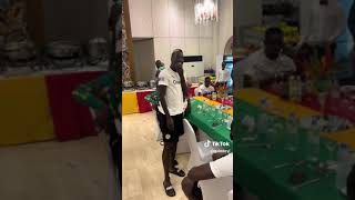 Le discours en wolof de Pape Gueye qui fêtait son anniversaire avec les lions [upl. by Jaime120]