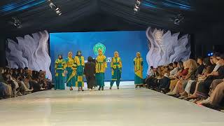 Penampilan Siswi SMK Al Maliki Sukodono di Malang Fashion Week 2024part 2 [upl. by Nahtnoj]