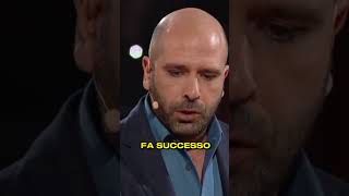 Poi ho guardato dentro di meChecco Zalone e Paolo Bonolis scena divertente focus3 vita [upl. by Anuqahs]