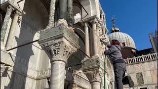 Fango contro basilica di San Marco  operazioni di pulizia [upl. by Marlee]