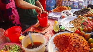 Bangladesh Unique Haleem Recipe Masala Chanachur Jhal Muri Best street food of Zirani Bazar [upl. by Lilian115]