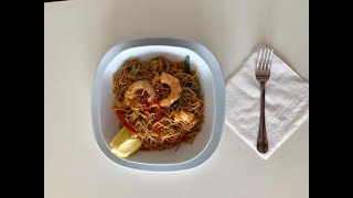 Noodles con verduras y langostinos al wok [upl. by Einobe558]