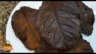 COMO HACER HOJAS de CHOCOLATE para DECORAR PASTELES [upl. by Roselyn41]