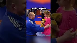 Elle défend son père sur le ring et change le cours du match  👧💥 [upl. by Maharg]