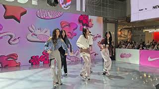 4K Ditto  NewJeans Live Performance Fan Cam  Nike Orchard Road Singapore [upl. by Muna]