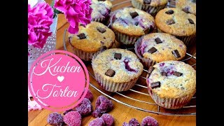 Traumhafte HimbeerSchokoMuffins I Bestes Grundrezept für lockere Muffins I saftige Cupcakes [upl. by Rinum]