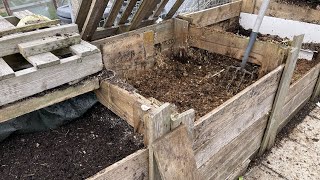 Composting horse manure  update on my new system [upl. by Alick]