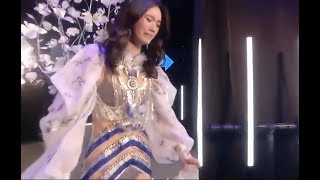 バックステージでのミン・シーMing Xiさん【 Victorias Secret Fashion Show 2017 in Shanghaiafter the accident】 [upl. by Eadas]