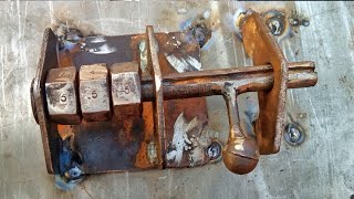 how to make home made lock  fabrication Lock shop banaen [upl. by Adnawuj]