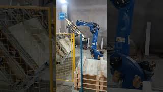 This Robotic Arm Makes Perfect Wood Pallets in Seconds [upl. by Eniamat876]