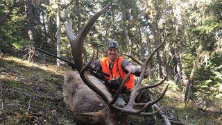 Amazing Shot at a RUNNING ELK Wyoming Elk Hunt  Stuck N the Rut 102 [upl. by Amal]