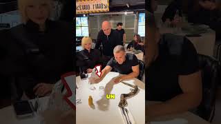 Hombre Transforma Mágicamente Un Pañuelo En Serpiente 😱❤️ [upl. by Baudin]