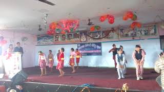 Chepte chepte perungo dance at Sagarmatha sec school Biratnagar5amp6 during their annual function sag4 [upl. by Llewkcor806]