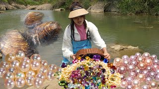 🎁🎁Riverbank Riches Unearthed by Local Teen Giant Mussel Contains Collection of Valuable Pearls [upl. by Zobe]