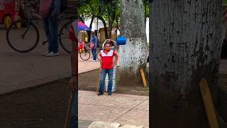 La cubeta extrema 🤣🤭 prank funny shorts comedy bromas [upl. by Acnairb630]