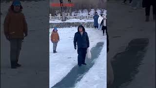 Visiting Southerners vs native Northerners in ice gliding in NE China [upl. by Indyc]