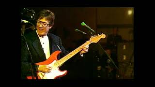 HANK MARVIN live quotDevil Womanquot with Ben Marvin [upl. by Bbor665]