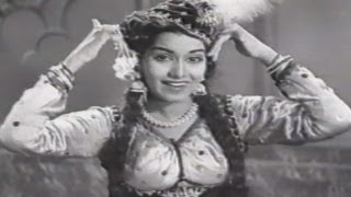 O Babuji Mai Na Karu Teri Naukri  Shamshad Begum Shyama Shrimatiji Dance Song [upl. by Ardys900]