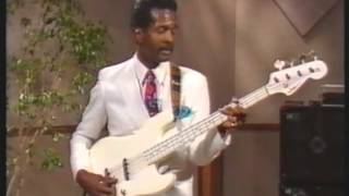 Larry Graham Right Hand Technique [upl. by Paulson]