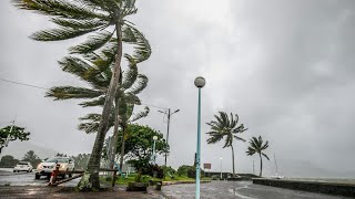 Cyclone Belal causes heavy flooding in Mauritius after battering Reunion • FRANCE 24 English [upl. by Herve]