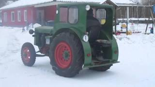 Traktor Oldtimer IFA Pionier RS0140 im Schnee Tractor Oldtimer [upl. by Ynoffit]