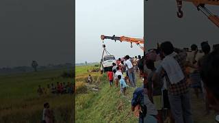 415  Mahindra Scorpio was rescued from the field with the help of a crane [upl. by Nywrad447]