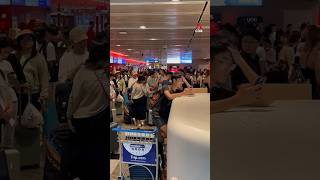 Global IT outage causes missed flights for some passengers at Changi Airport [upl. by Hux]