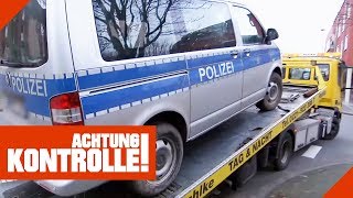 Polizeiauto muss abgeschleppt werden Was ist passiert  Achtung Kontrolle  kabel eins [upl. by Stover471]