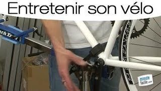 Entretenir son vélo  monter un pédalier [upl. by Neelyar]