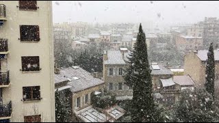 Neige à Marseille  de gros flocons tombent à la Blancarde 4e [upl. by Nomzaj]