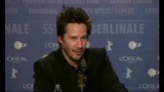 Keanu Reeves Speaks German Keanu spricht Deutsch Berlinale [upl. by Nosduj]