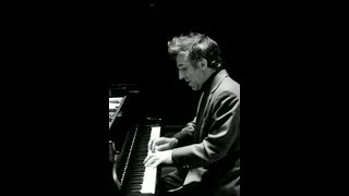 Vladimir Ashkenazy plays quotClair de lunequot of Debussy  LIVE [upl. by Yraccaz147]