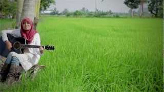 Aku Suka Dia  Ainan Tasneem Official MV HDVideo with Lyric [upl. by Yentroc]