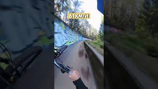 À quelle vitesse peuton rouler en VTT sur une piste de bobsleigh 👀🤯MattJones [upl. by Rexfourd]