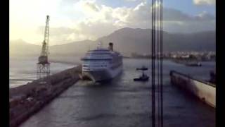 Crociera Costa Concordia collide con la banchina nel porto di Palermo [upl. by Nelrah144]