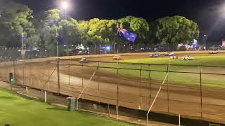 Heat 3 modified sedans kingaroy speedway 5524 Tim weir  clarkos performance [upl. by Eerual753]