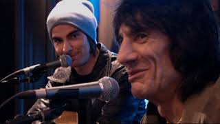 Ronnie Wood amp Kelly Jones  quotWhaddya Thinkquot acoustic session and interview 2003 [upl. by Vedetta]