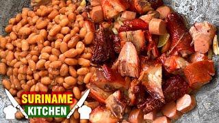 Bruine Bonen Met Gerookte Kip amp Worst KOKEN IN SURINAME  Brown Beans With Smoked Chicken amp Sausages [upl. by Peony156]