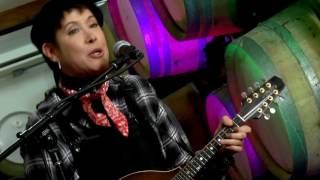 Michelle Shocked  Performs Arkansas Traveler  City Winery 821 [upl. by Feerahs]