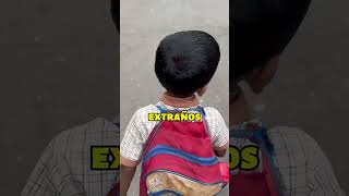 Este Niño Se Avergüenza Por Llevar Un Bolso Roto 💔❤️‍🩹 historiasreales [upl. by Deyas]