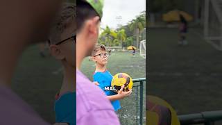 ESCOLA VS JOGAR BOLA shorts [upl. by Aivila]