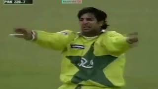 Wasim Akram Greatest Swing bowling  Brilliant setup To Gary Kirsten  World cup 1999 [upl. by Aihsined316]