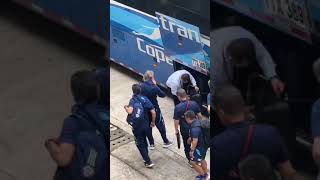 Llegada de Chile al estadio Metropolitano de Barranquilla con Ricardo Gareca a la cabeza [upl. by Sillyrama]