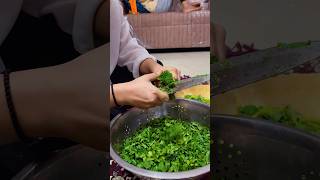 Sardia yani hari sabjiya🥶 nehabisht cooking pahadi palak ytshorts food homemadefood likeme [upl. by Eilssel]