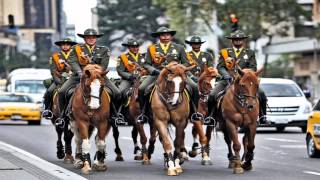 Carabineros de Colombia Libro de Oro quotRazones para Amar y Servir a Colombiaquot  policiadecolombia [upl. by Nonnaihr]