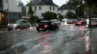 Dinslaken NRW über 100 Feuerwehreinsätze nach Hitzegewitter Bahnstrecke Einsturzgefahr gesperrt [upl. by Neale]