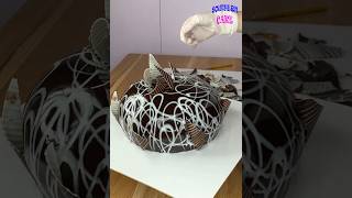 Learn how to decorate cakes shorts cake cakedecorating cakedesign cakedecorating [upl. by Lalib]